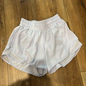 Lululemon Hotty Hot Low Rise Lined Shorts 4” Size 0
